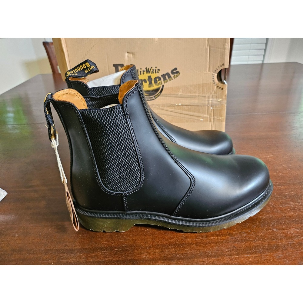 Dr. Martens 2976 Chelsea Boots Mens 8 Womens 9 Black Smooth Leather 11853001